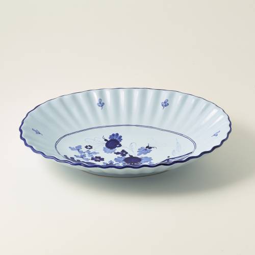 Medium oval moulded bowl, 32 x 25 cm