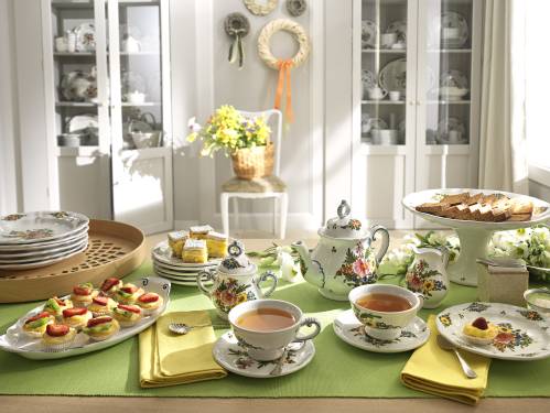 <p>MAZZETTO TEA SERVICE FOR 6 PERSONS</p>