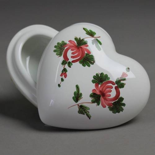 Heart shaped box, Bianco Fiore motif