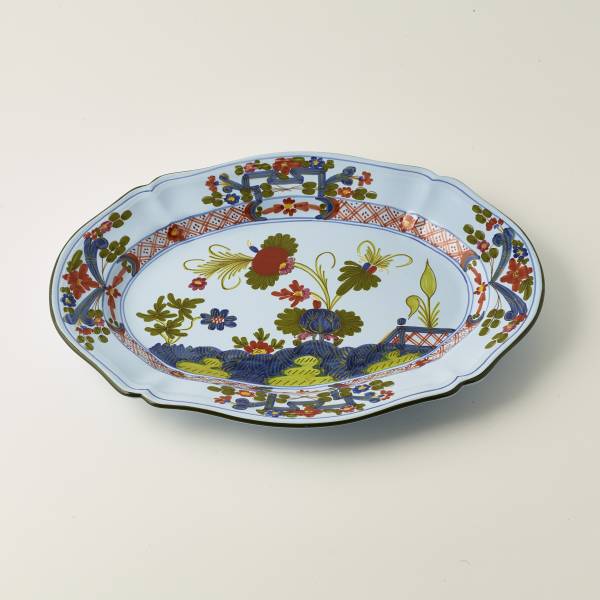 Oval serving dish, 32 x 24 cm